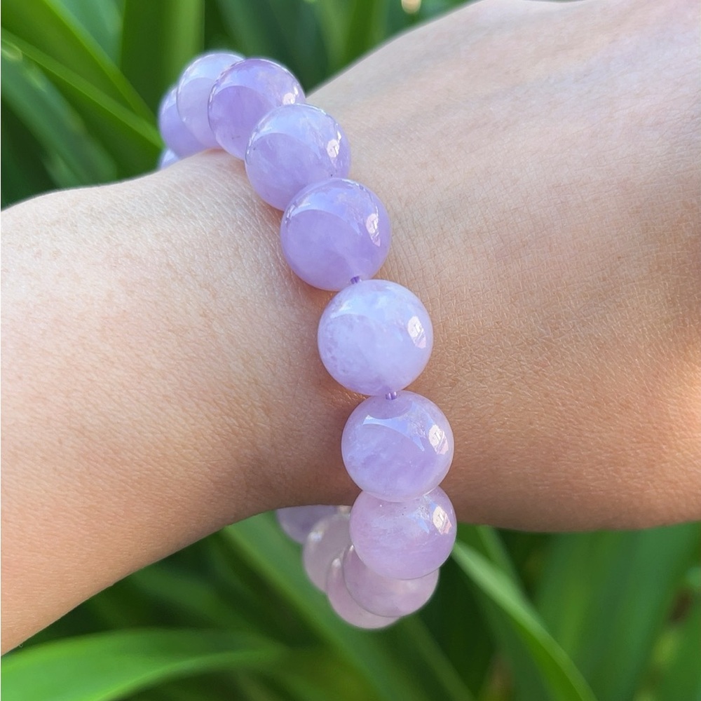 12.5mm stretchable lavender‎ amethyst bracelet